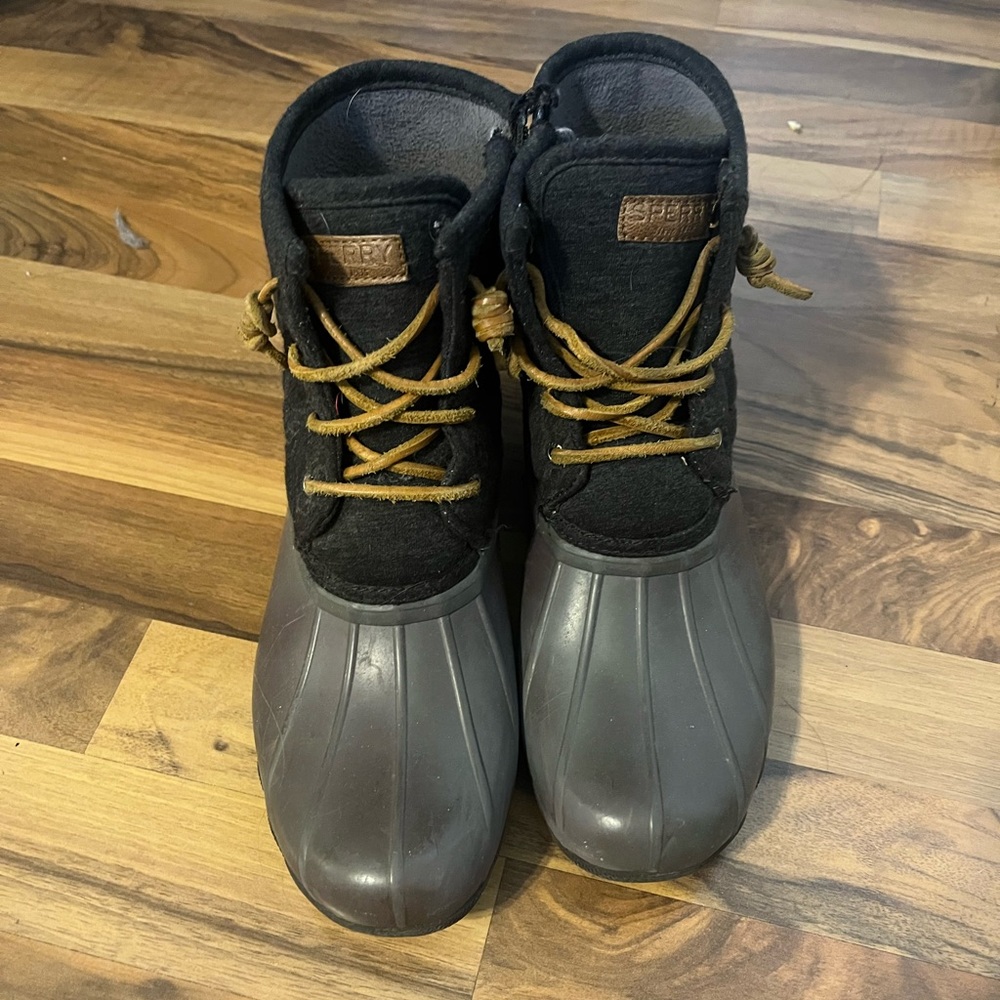 Kids grey sperry duck boots!!